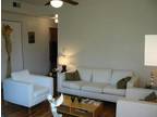 Wicker Park, Ukrainian Village, Top Floor 2 Bedroom Apartment