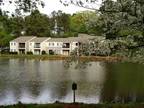 $733 / 1br - 741ft² - Stunning Lake-View Apartment