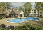 $899 / 2br - 1120ft² - HUGE 2BR/2BA Nestled in Gorgeous Carrboro Community!