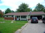 $600 / 2br - 1100ft² - Country Living in town