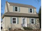 $900 / 3br - House for rent across from lake!