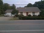 $1000 / 3br - 2025ft² - Nice Brick House/ Open Floor Plan