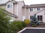 $930 / 3br - 1044ft² - 715 N. Jefferson St. #14