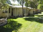 $1095 / 2br - Charming 2 bed, 1 bath short walk to downtown! 422 11th st.