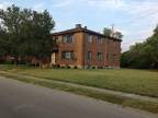 $620 / 2br - 900ft² - 2 bed / 1 bath Apartment w/ attached garage