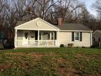 $1350 / 3br - 900ft² - Home in a residential neighborhood for rent