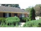 $790 / 2br - 1000ft² - 2 Bedrooms, Plus Den/Office- No Stairs