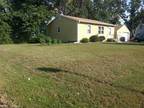 $945 / 3br - &nbsp;Charming 3 Bedroom House ~ Garage ~ New Carpet ~Corner Lot