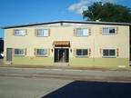$450 / 2br - 685ft² - 2 bedroom apt, trash pd, cat allowed. W/D room on site