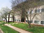 $495 / 2br - Spacious 1 & 2 Bedroom Apts. w/ POOL!