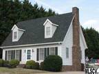 $1100 / 3br - 1880ft² - Three Bedrooms/2.5 baths