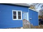 $600 / 1br - 560ft² - Large Living with High Ceilings