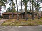 $950 / 3br - 1600ft² - 3BD / 2BA Beautiful Brick House with Garage