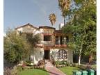 Classic 1 bedroom & 1 bathroom unit available in Beverly Hills!