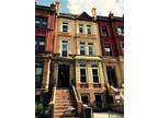 Townhouse Garden Apartment