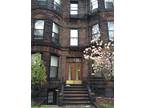 Huge Studio, hardwood floors, Back Bay
