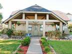 2 Beds - Farmington Place Apartments