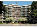 2 Beds - 2900 Place