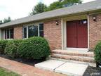 House only for $2,950/mo. You Can Stop Looking Now. Washer/Dryer Hookups!