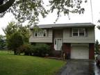 Great home in Hearthwoood Estates!