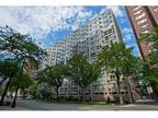 2 Beds - 2933 N Sheridan Apartments