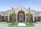 2 Beds - Peine Lakes Apartments