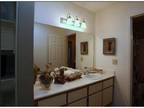 2 Beds - Lincoln Park