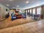 2 Beds - Northlake Village