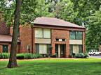2 Beds - Ramblewood Apartments