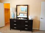 3 Beds - Biscayne Apartments