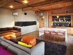 2 Beds - AVA U District