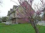 2 Beds - Paradise Plaza Apartments and Townhomes