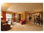 Studio - The Lakes Apartment and Information Center