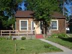 $775 / 2br - 825ft² - Cute house and garage available May or June 1st