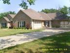 Family Home in Upscale West Side Greenwood 's Meadowbrook