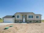 $1700 / 3br - 2840ft² - ***Never lived in*** 3bd 2 bath 5 min to FAFB front