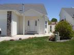 $1200 / 3br - 1800ft² - Spacious Spring Valley townhouse