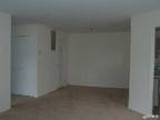 2 brs - Spacious Apartment with living room/. Pet OK!