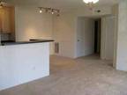 $876 / 1br - 930ft² - One bedroom with Den on top floor is perfect for you and