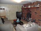 $1100 / 1br - ONE BEDROOM (LINDENHURST) 1br bedroom