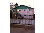 $650 / 3br - StOp And Check Me oUt! Spacious 3 Bd 1 Ba Laundry Hookups Apt (East