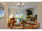 Spacious unfurnished 2/2! (Oakbrook Walk)
