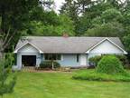 Secluded home close to town