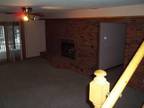 $775 / 2br - Nice 2 bedroom lower unit by lake (Edgerton) (map) 2br bedroom
