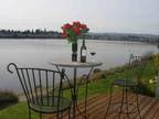 $2100 / 2br - 1435ft² - LUXURY ON PRIVATE LAKEFRONT IN GATED