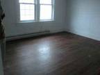 $625 / 4br - Spacious duplex-2 bath includes w/d (Lynchburg) (map) 4br bedroom