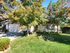 $1350 / 3br - 1297ft² - Home in Established Neighborhood with Pool!