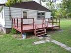 $600 / 2br - 1300ft² - country home north of town - 30 min from rockford (Leaf