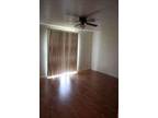 $675 / 2br - Large 2 Bedroom Townhouse (Pekin 409 Lakeside Ave) 2br bedroom