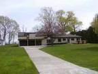 $1800 / 4br - Executive Lake Winnebago House (6462 E Decorah